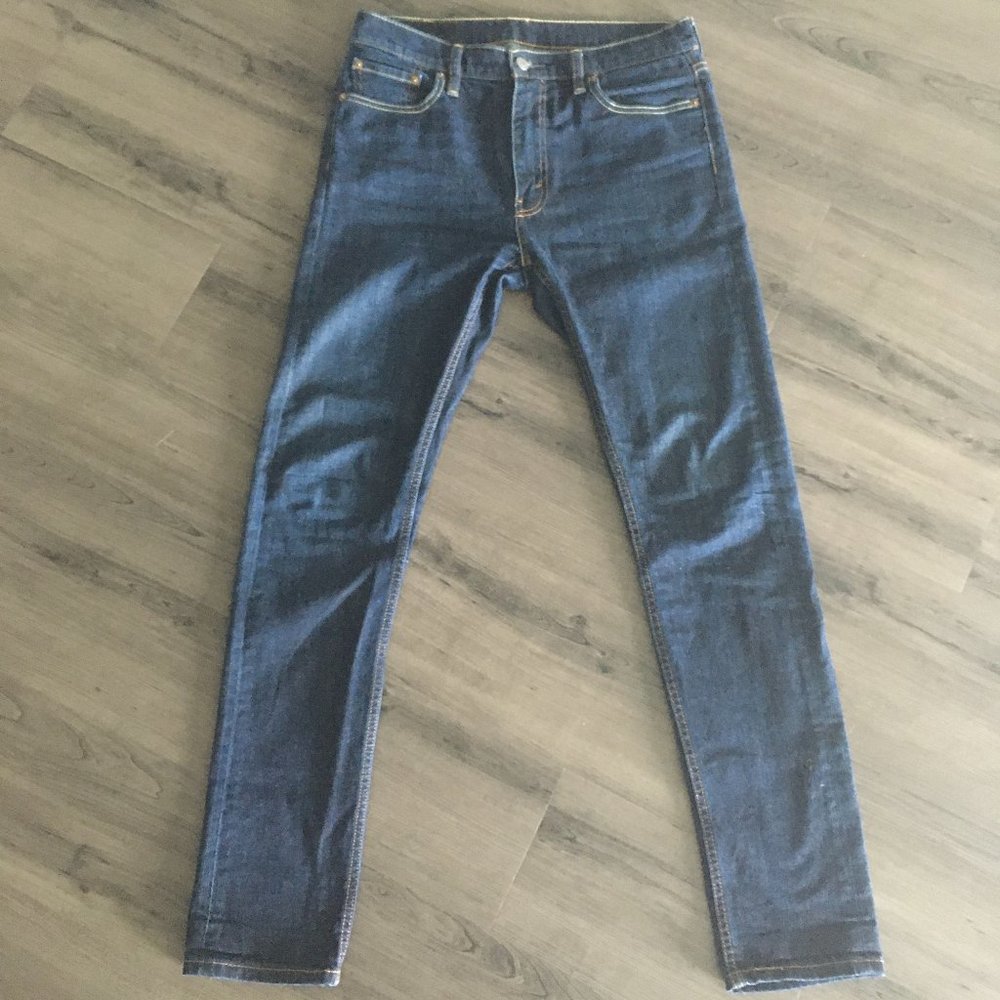 Levi’s 510’s (Skinny) 32x34. Dark Blue.